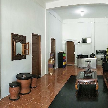 Kana Hasya Homestay "Rumoh Jamee" Meulaboh Kültér fotó